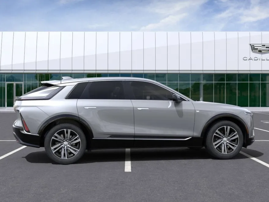 2025 Cadillac Lyriq Luxury photo 1