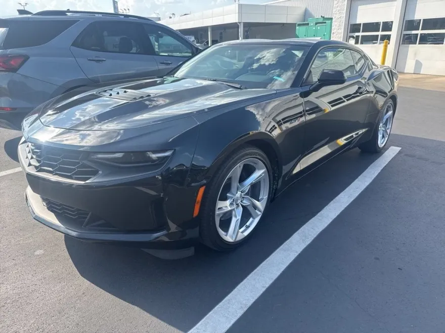 2022 Chevrolet Camaro LT1 photo 1