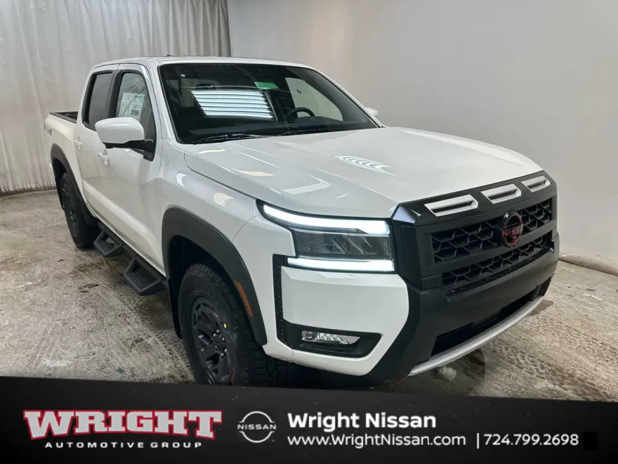 2025 Nissan Frontier PRO-4X Crew Cab photo 1