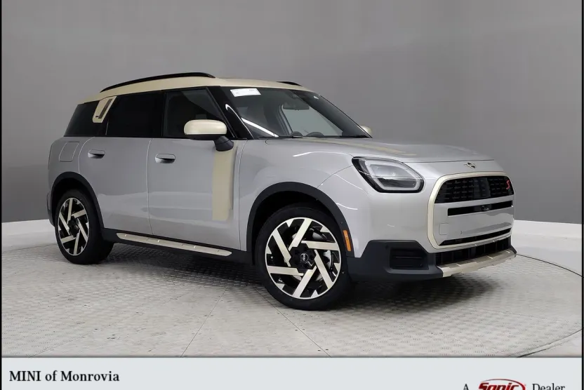 2026 Mini Countryman Iconic S ALL4 photo 1