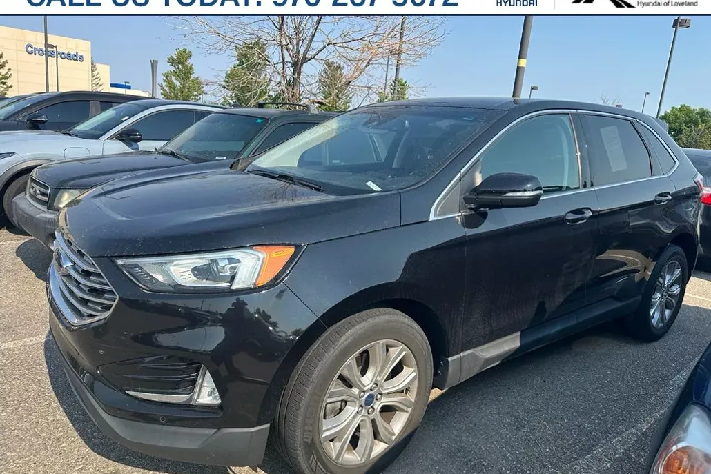 2022 Ford Edge Titanium photo 1