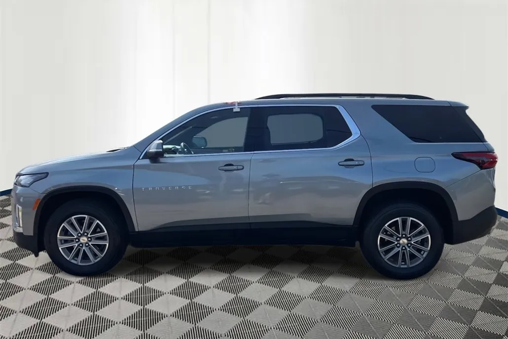 2023 Chevrolet Traverse Cloth photo 1