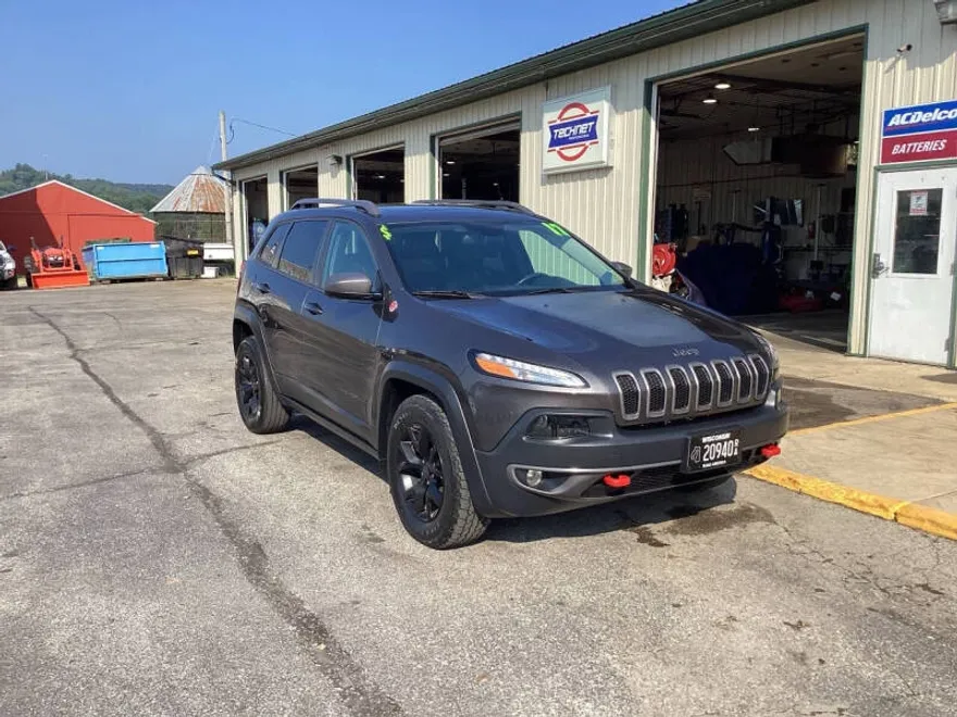 2017 Jeep Cherokee Trailhawk photo 1