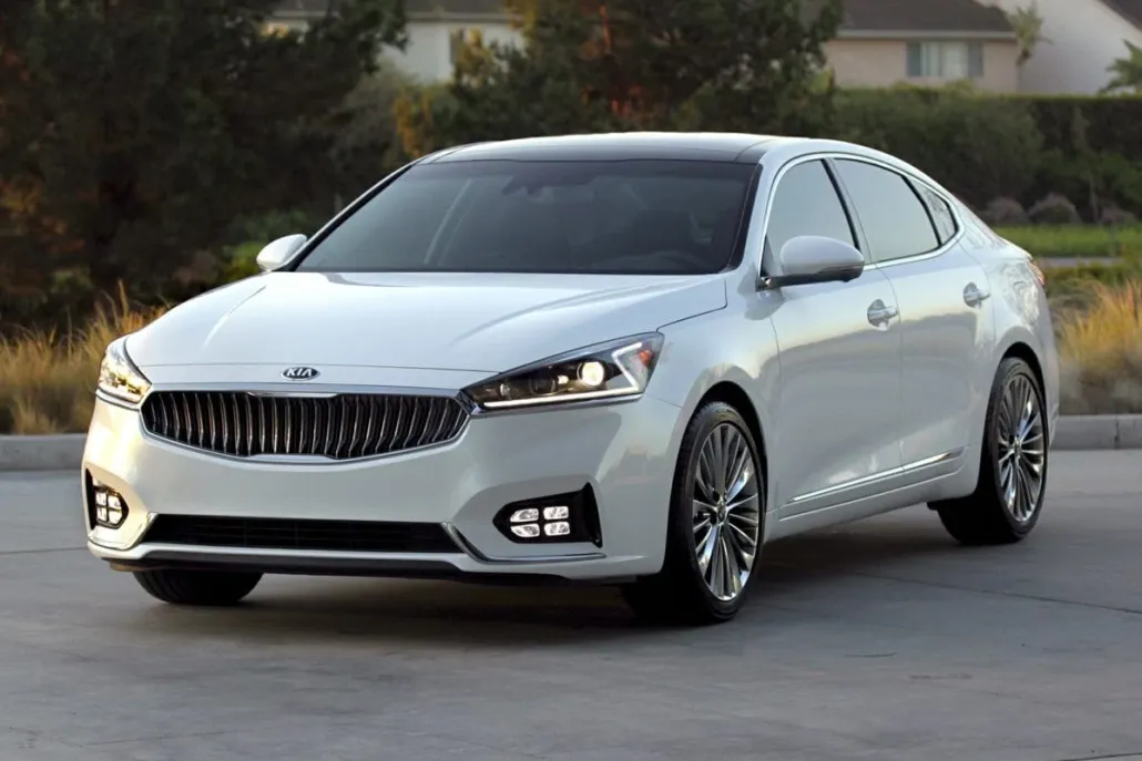 2017 Kia Cadenza Technology photo 1