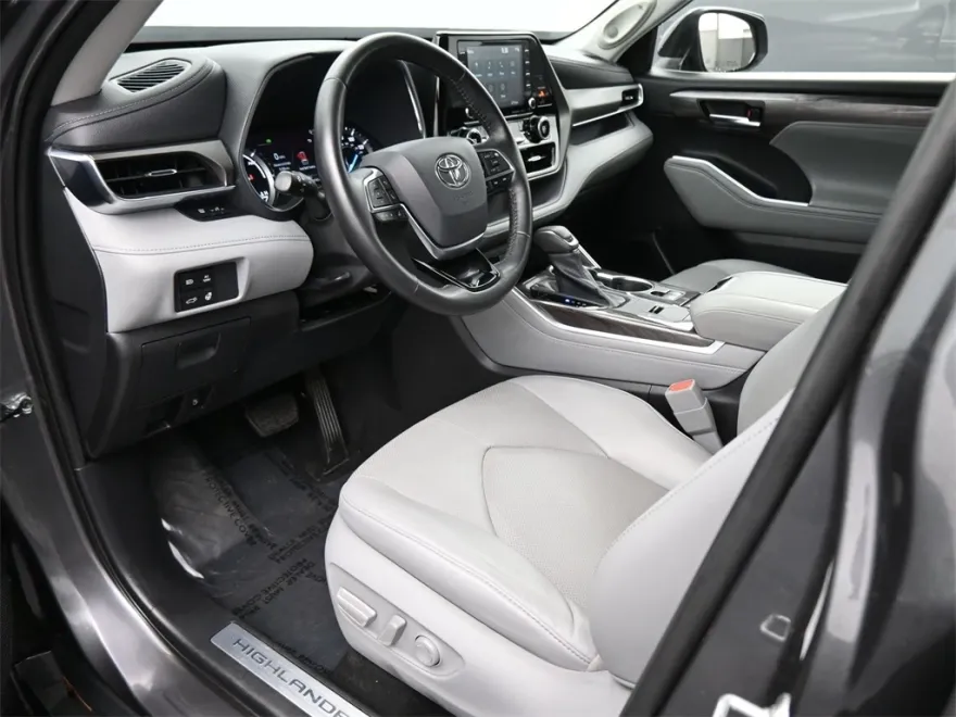 2021 Toyota Highlander Limited Hybrid photo 1
