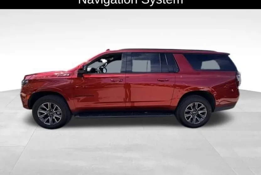 2022 Chevrolet Suburban Z71 photo 1