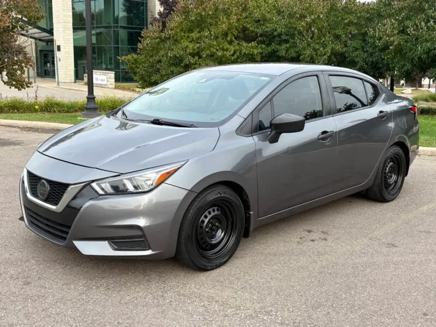 2020 Nissan Versa S photo 1