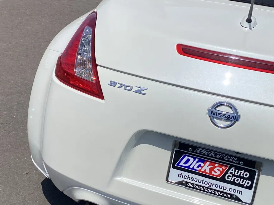 2016 Nissan 370Z photo 1