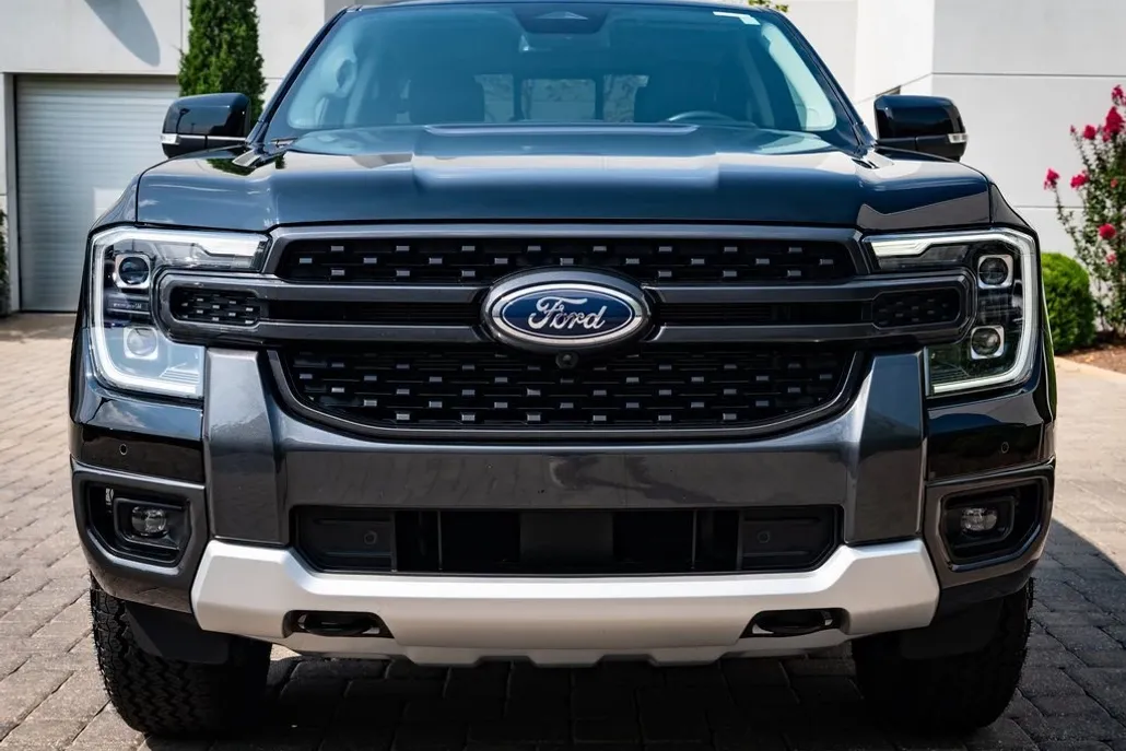 2024 Ford Ranger Lariat photo 1