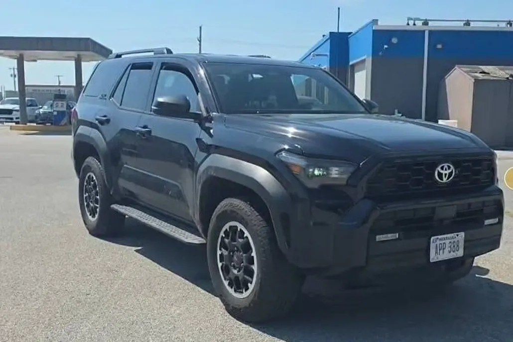 2025 Toyota 4Runner SR5 photo 1