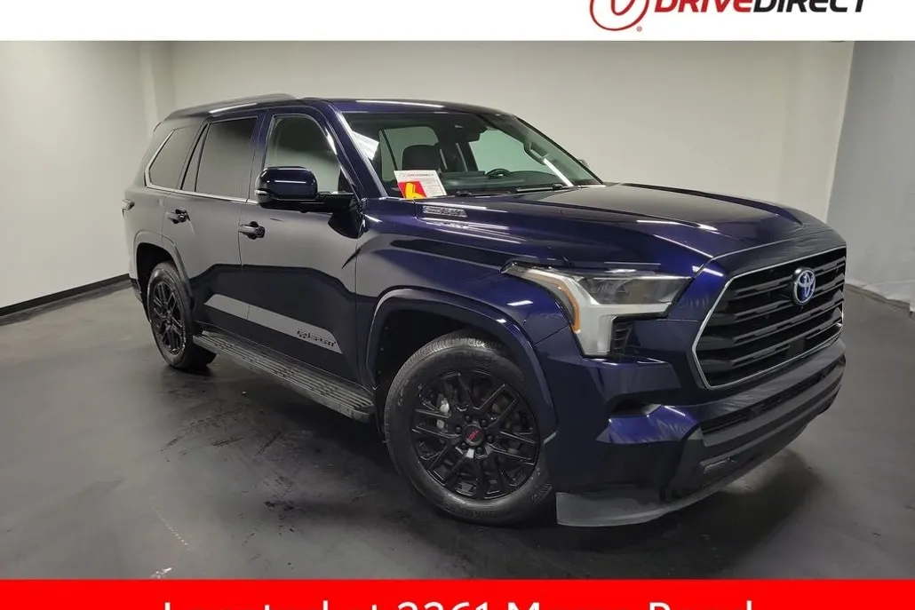 2024 Toyota Sequoia SR5 photo 1