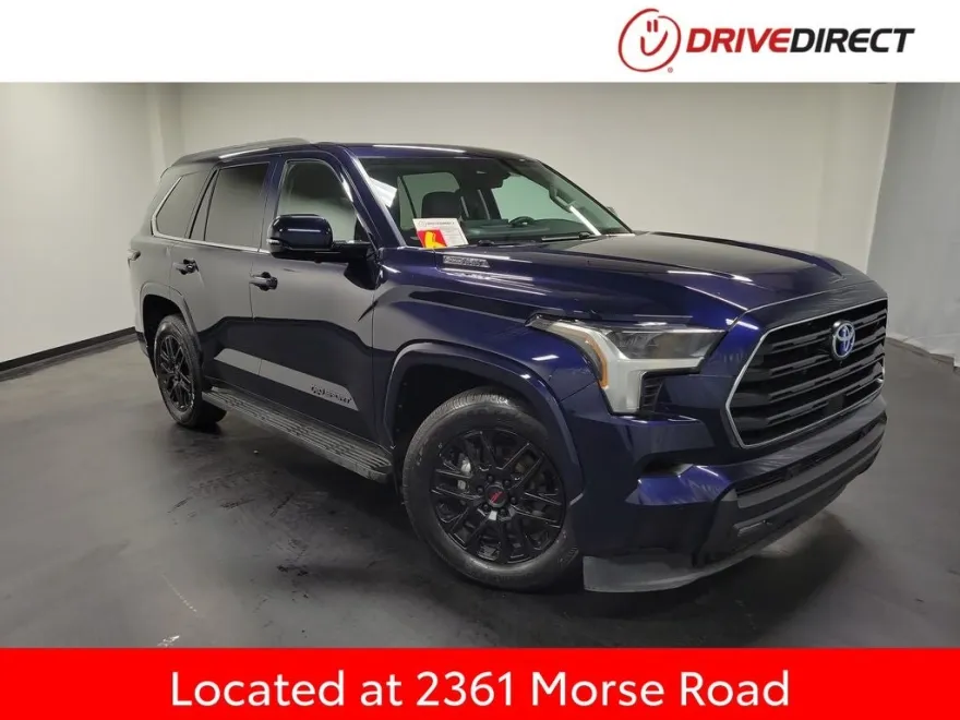 2024 Toyota Sequoia SR5 photo 1