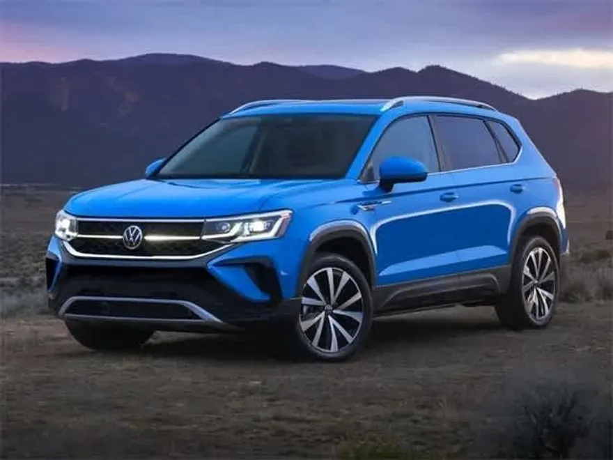 2024 Volkswagen Taos SE photo 1