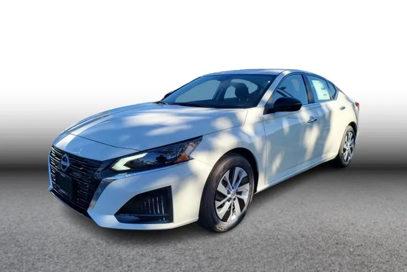 2025 Nissan Altima 2.5 photo 1