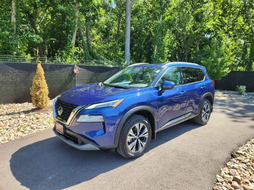 2021 Nissan Rogue SV photo 1