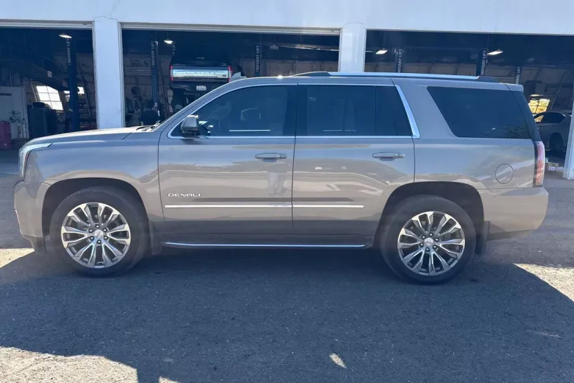 2019 Gmc Yukon Denali photo 1