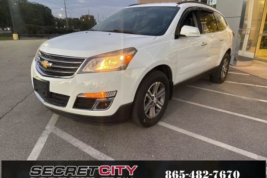 2016 Chevrolet Traverse 2LT photo 1