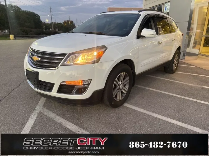 2016 Chevrolet Traverse 2LT photo 1