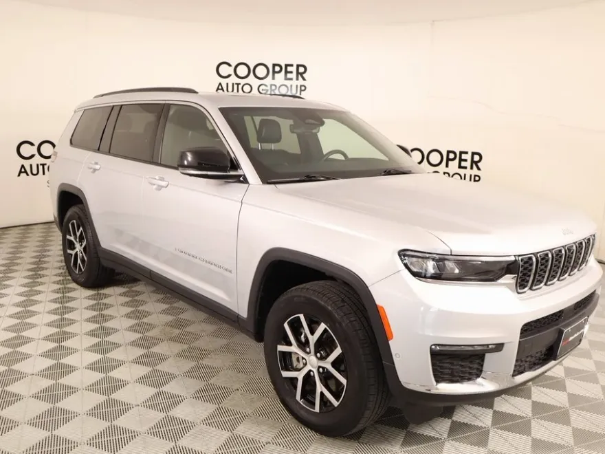 2024 Jeep Grand Cherokee Limited photo 1