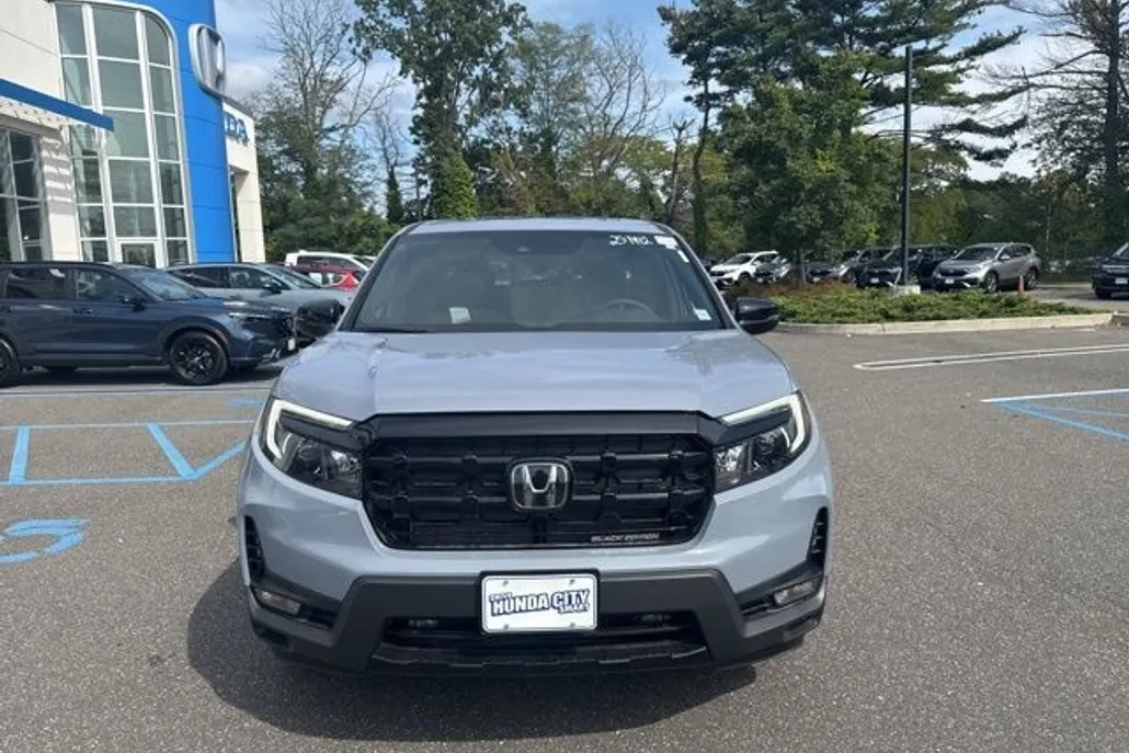 2025 Honda Ridgeline Black Edition photo 1