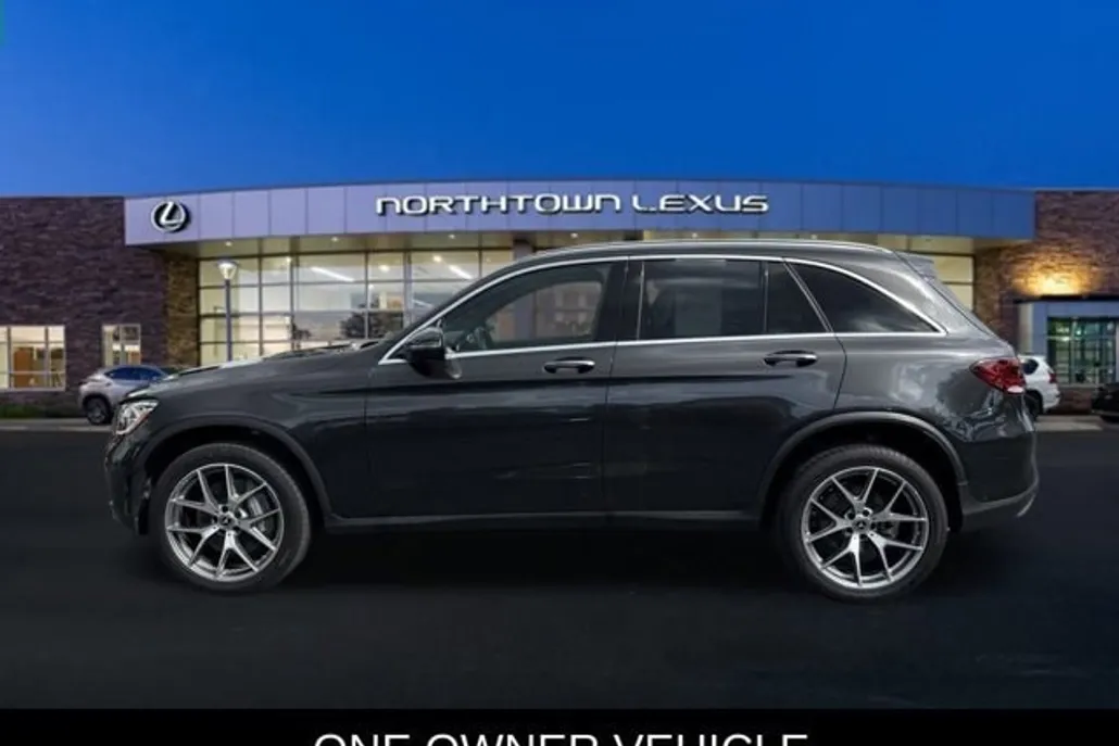2022 Mercedes Benz GLC 300 4MATIC photo 1