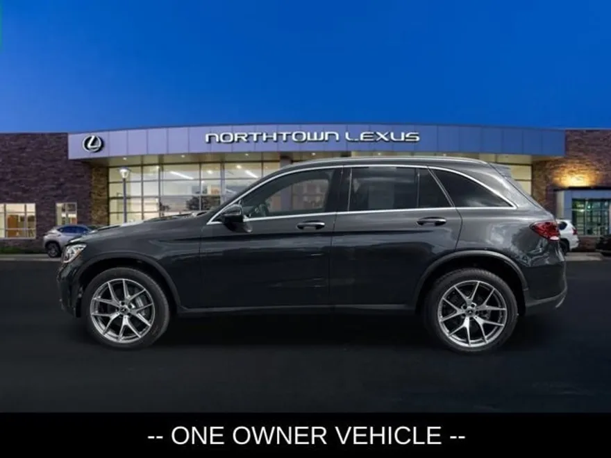 2022 Mercedes Benz GLC 300 4MATIC photo 1
