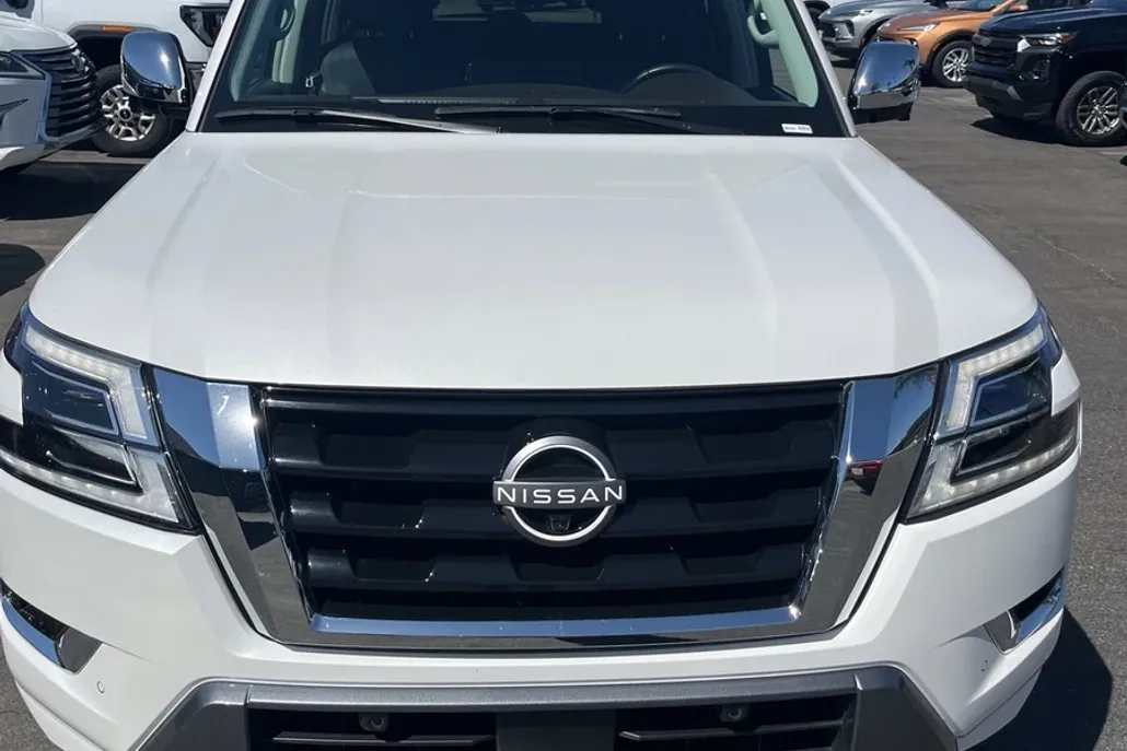 2023 Nissan Armada Platinum photo 1