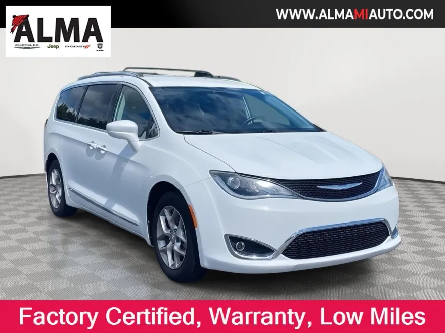 2018 Chrysler Pacifica Touring L photo 1