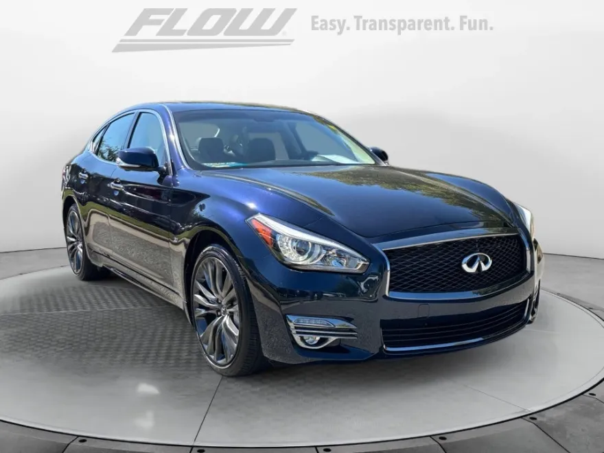 2016 Infiniti Q70 3.7 photo 1