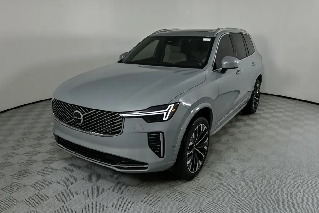 2026 Volvo XC90 Plus photo 1