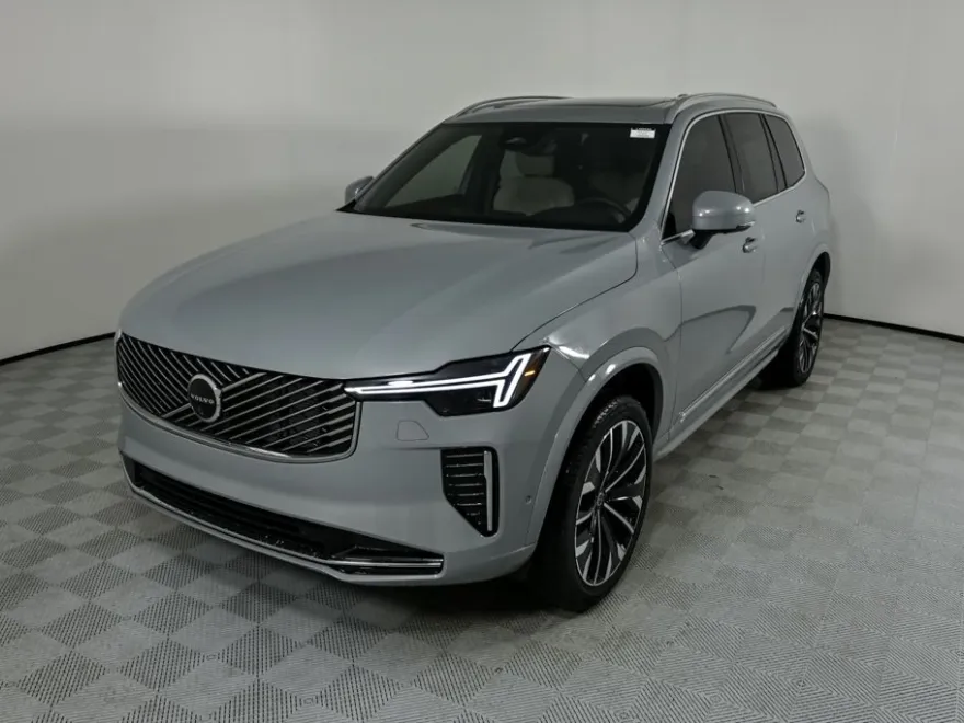 2026 Volvo XC90 Plus photo 1