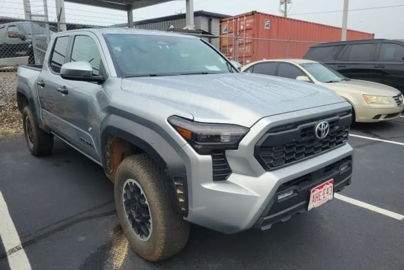 2024 Toyota Tacoma TRD Off-Road photo 1