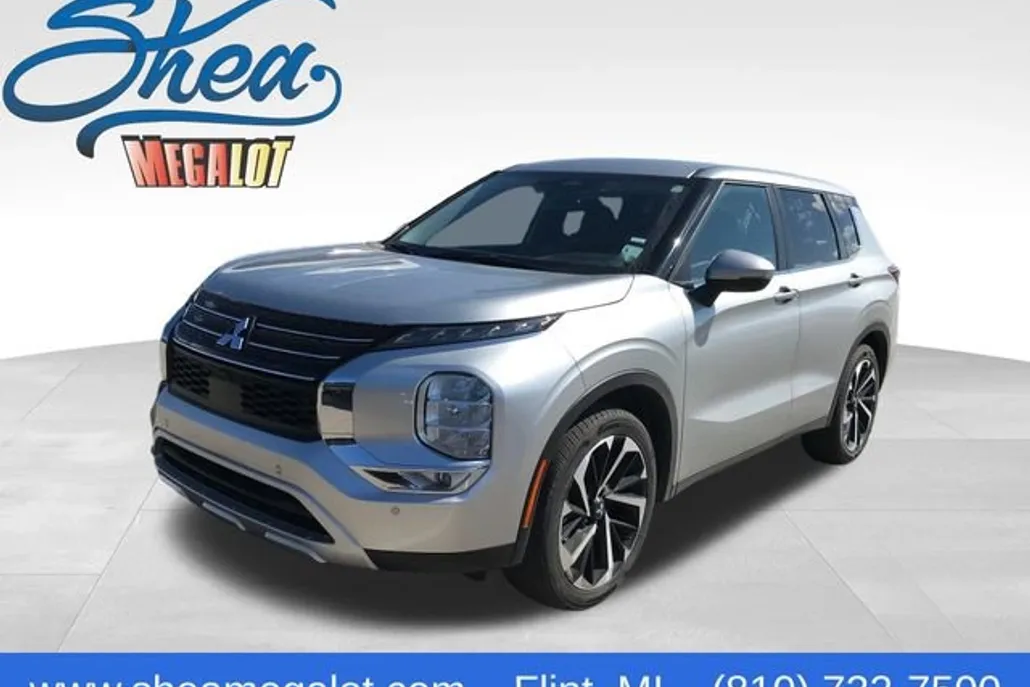 2024 Mitsubishi Outlander SE Black Edition photo 1
