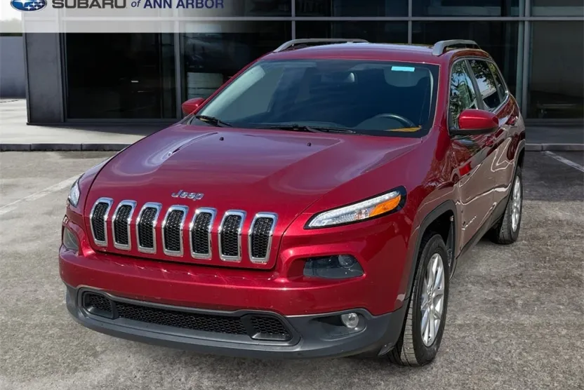 2016 Jeep Cherokee Latitude photo 1