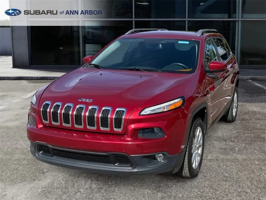2016 Jeep Cherokee Latitude photo 1