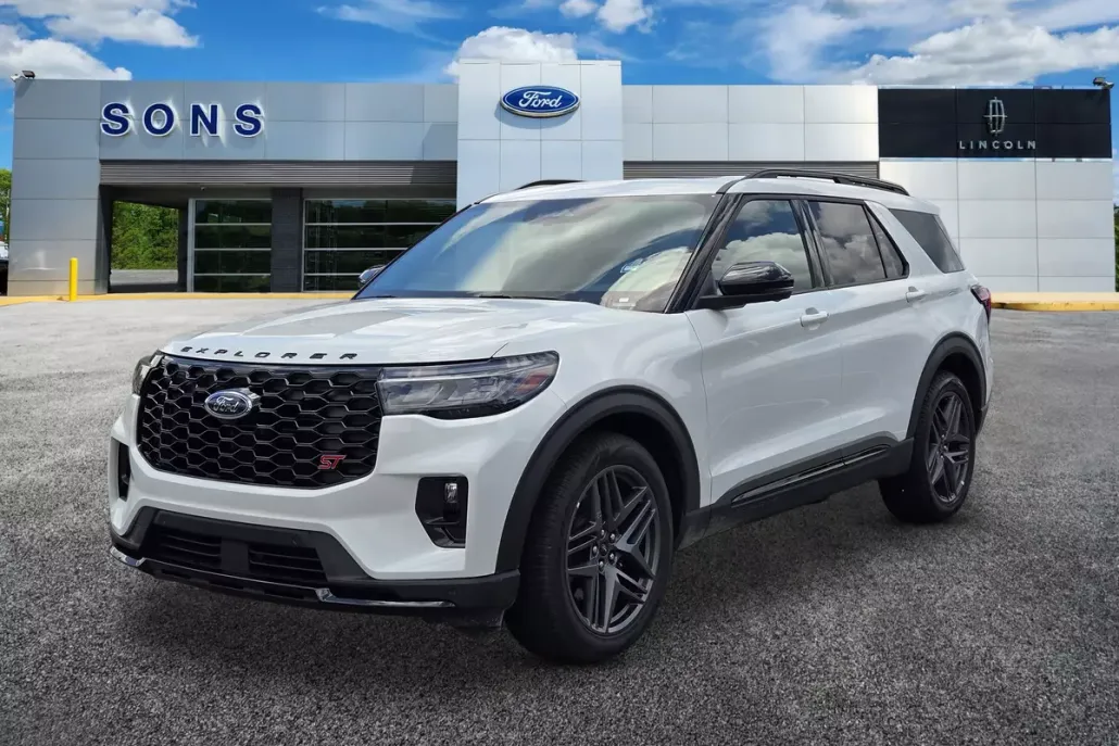 2025 Ford Explorer ST photo 1