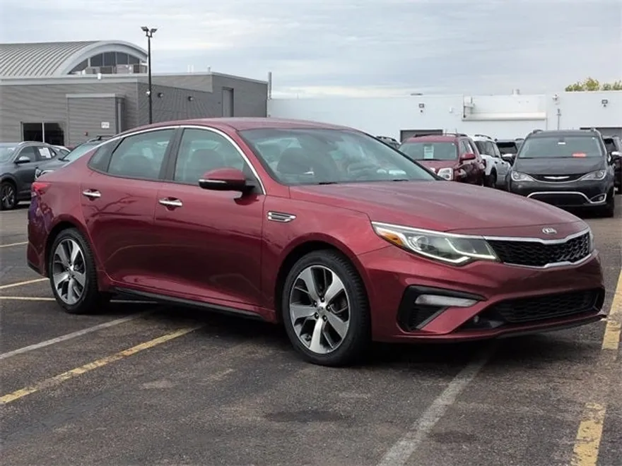 2019 Kia Optima S photo 1