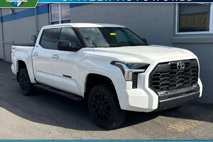 2023 Toyota Tundra SR5 CrewMax photo 1