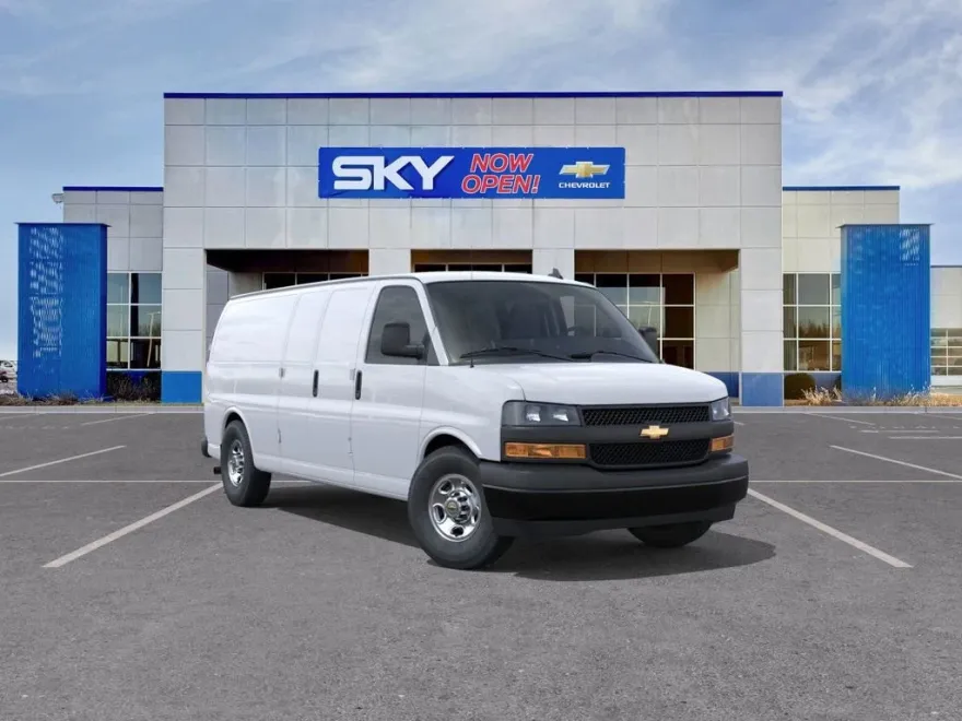 2025 Chevrolet Express Cargo 3500 photo 1