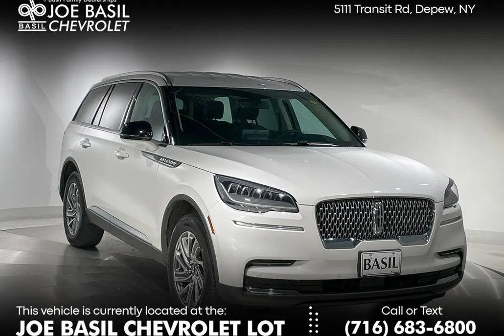 2023 Lincoln Aviator Standard photo 1
