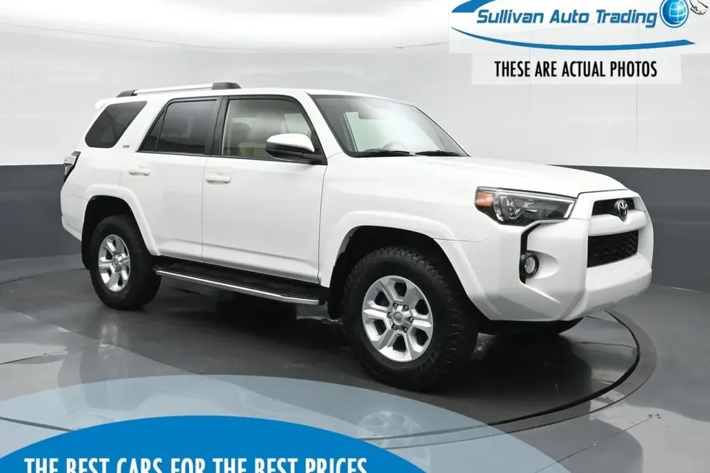 2019 Toyota 4Runner SR5 photo 1