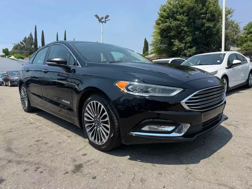 2018 Ford Fusion Hybrid Titanium photo 1