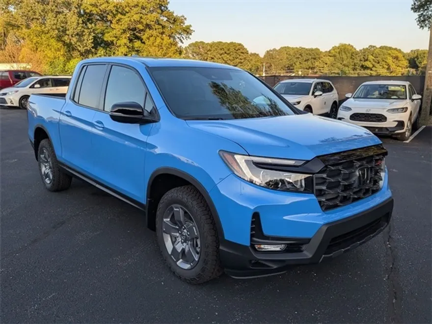2025 Honda Ridgeline TrailSport photo 1