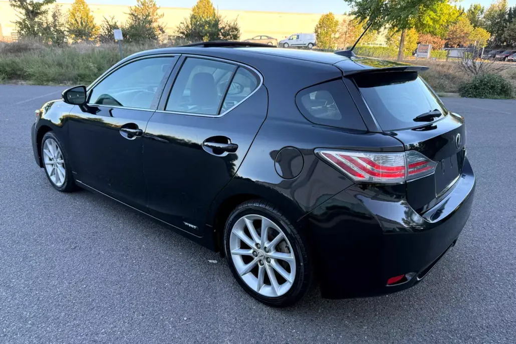 2013 Lexus CT 200h photo 1