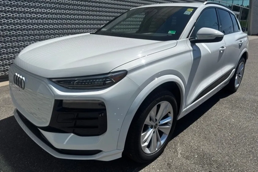 2025 Audi Q6 E-tron Premium Plus photo 1