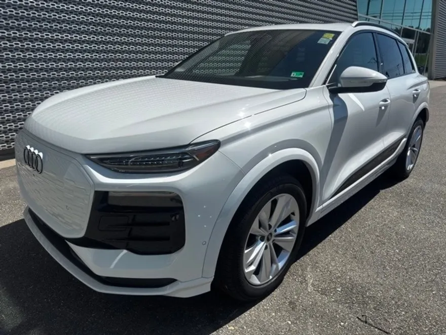 2025 Audi Q6 E-tron Premium Plus photo 1