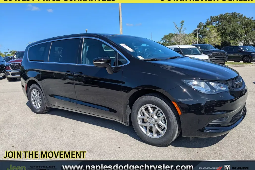 2025 Chrysler Voyager LX photo 1