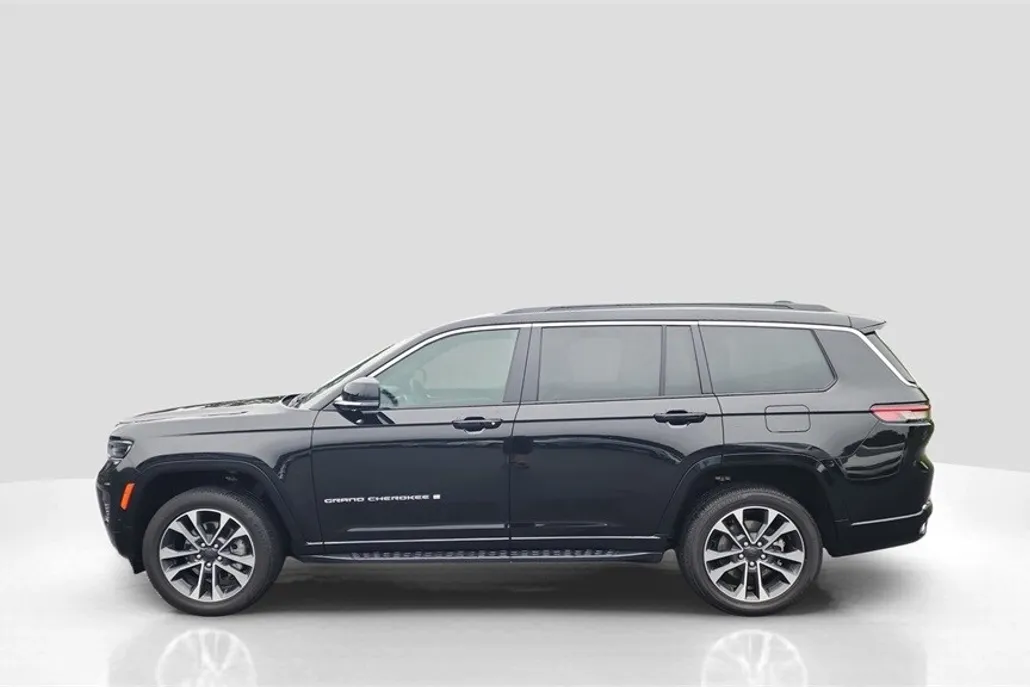 2024 Jeep Grand Cherokee Overland photo 1