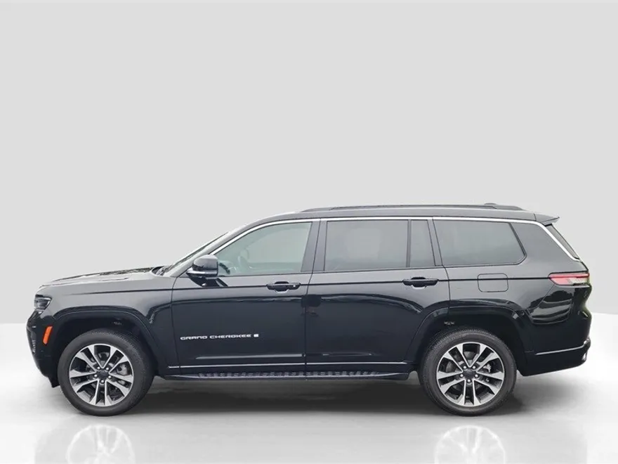 2024 Jeep Grand Cherokee Overland photo 1