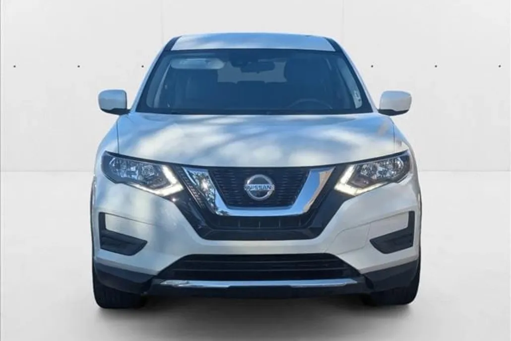 2019 Nissan Rogue S photo 1